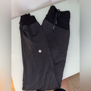Lululemon - Dance Studio Joggers